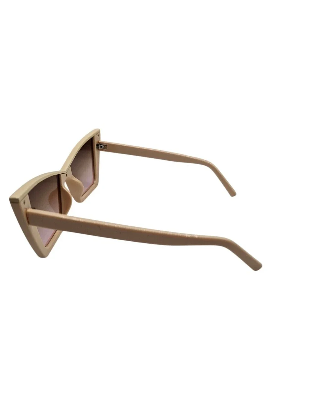 Vintage Mod Inspired Plastic Frame Cat eye Sunglasses Cream Ivory